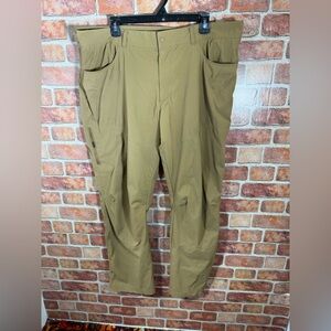 Mountain Hardware Men's Tan hiking Pants